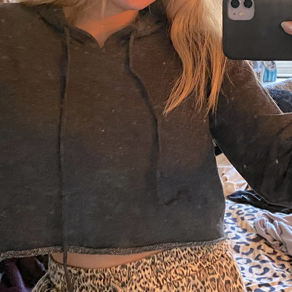 Grey Brandy Melville Cropped Sweatshirt.